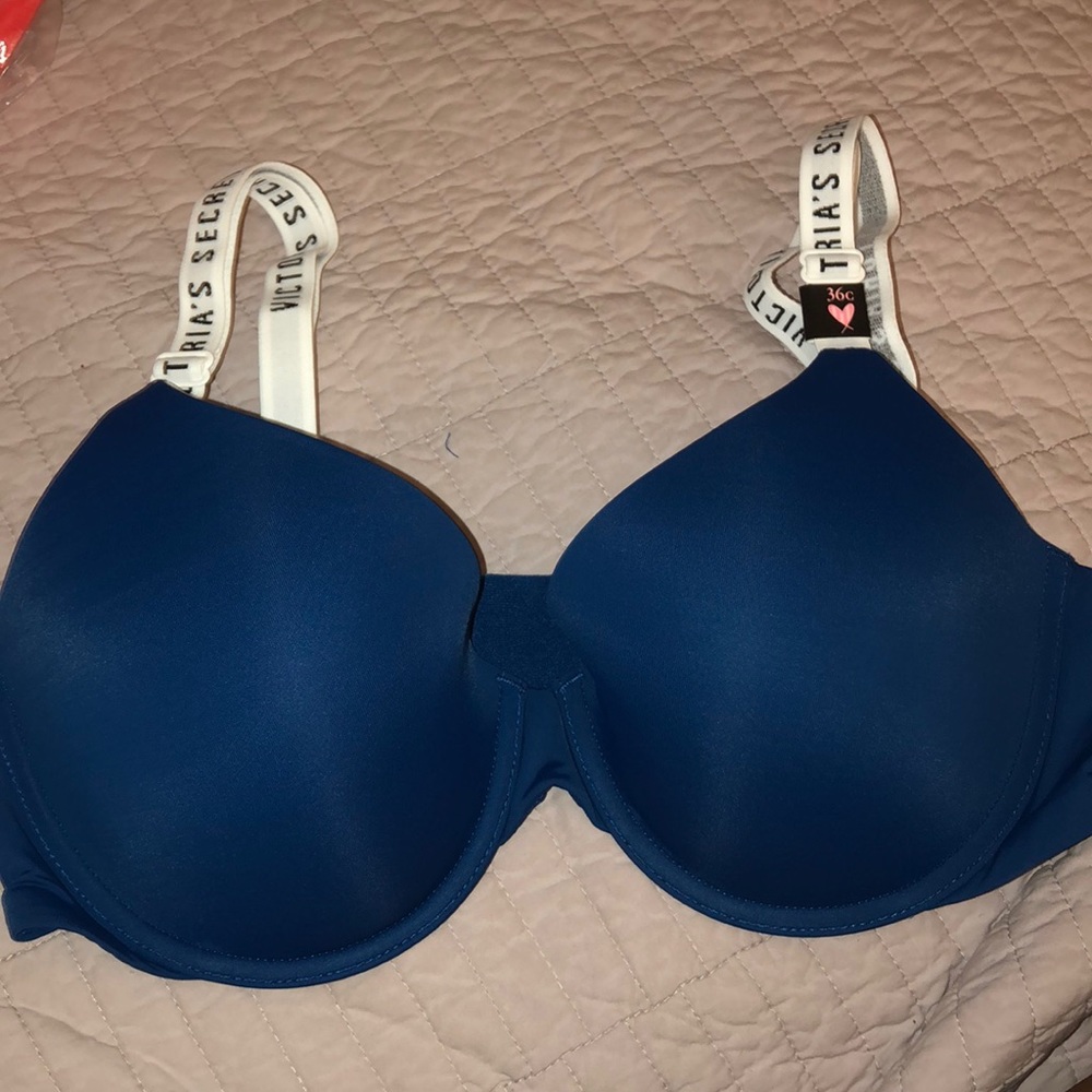 Victoria’s Secret Body Bra